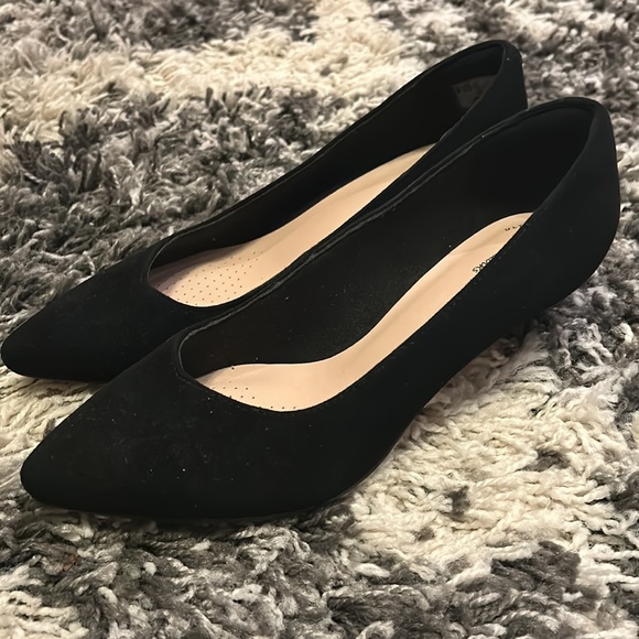 Black Clarks Suede Pumps - Picture 2 of 5